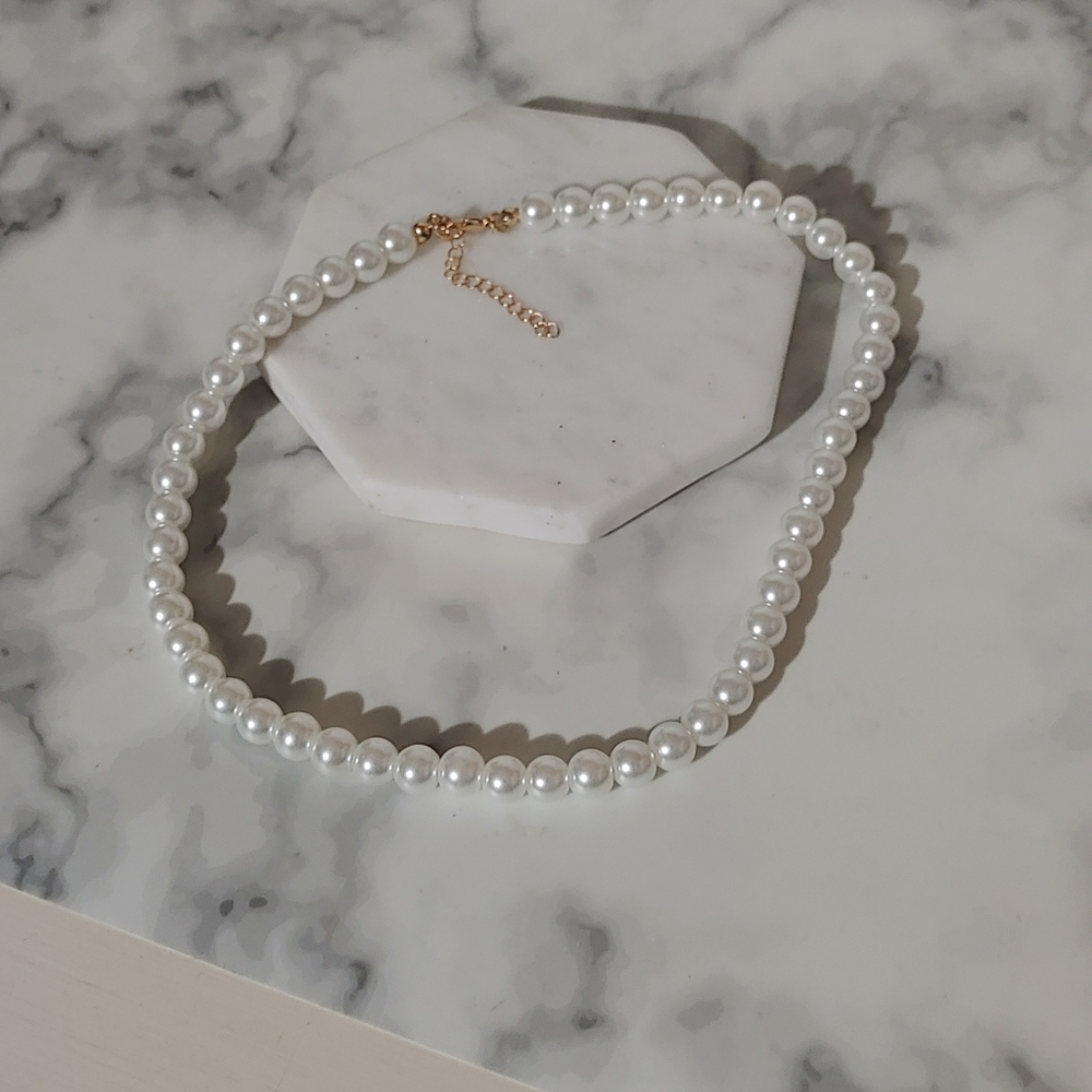 Cute Pearl Necklace - Picture 4 of 4